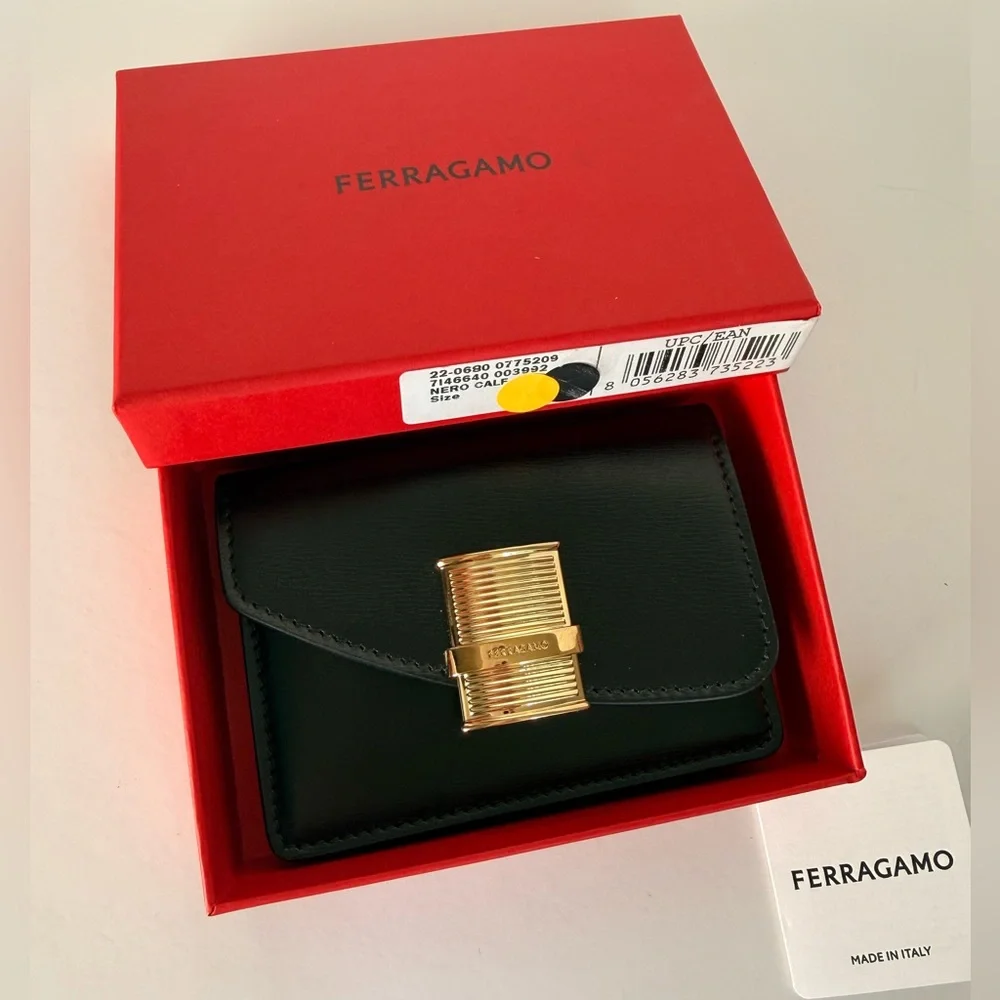 $480 FERRAGAMO Fiamma Leather Card Holder Wallet In Black - LAST ONE LEFT‎